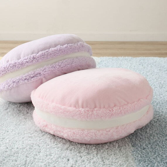 Mochimochi Macaron Cushion 2 Strawberry